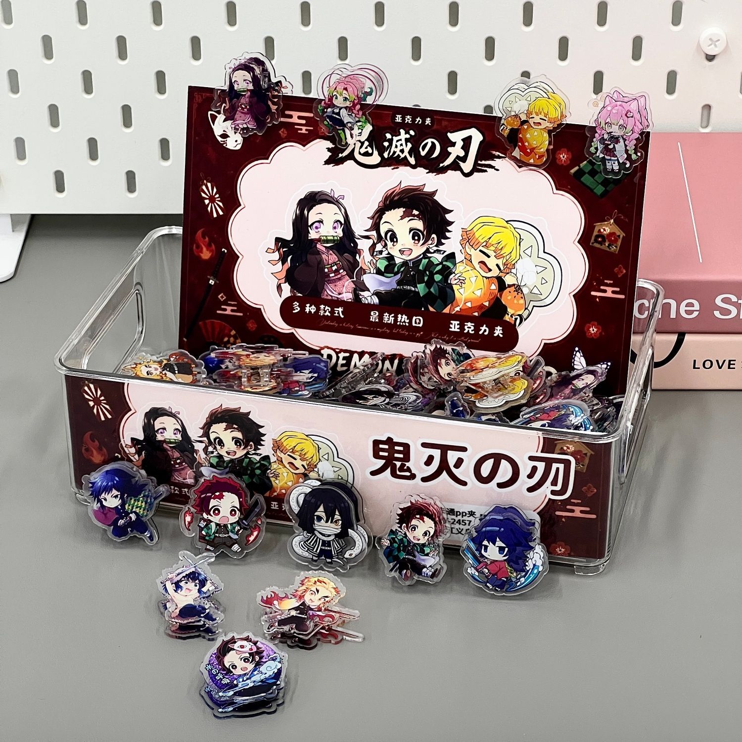 Satu kotak penuh folder PP Dem - Anime Merchandise Demon Slayer ulasan dan harga